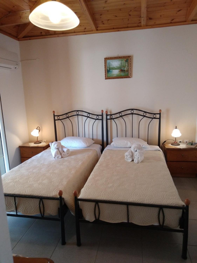 Bedroom 3, Makis Studios & Apartments, Ionian Islands
