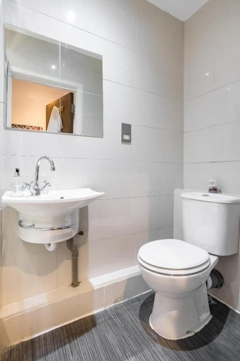 Bathroom 3, London Homes - Aldgate Flats, London