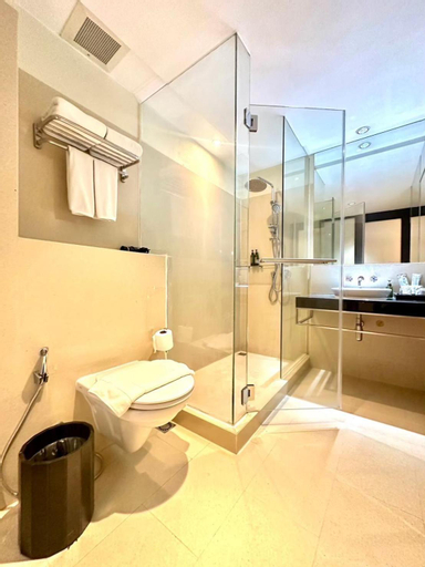Bathroom 4