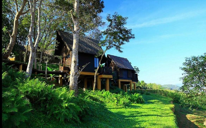 Exterior 3