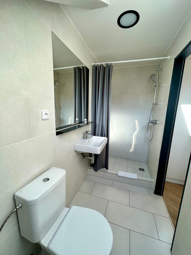 Bathroom 4, Figaro Suites, Praha 5