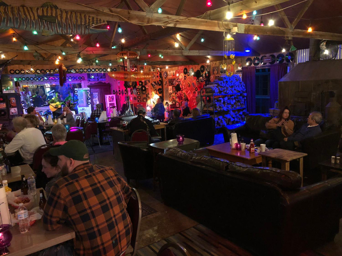 Food & Drinks 2, The Smoke House Lodge And Cabins, Grundy