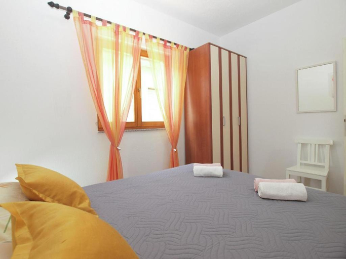 Others 5, Apartment 762, Medulin