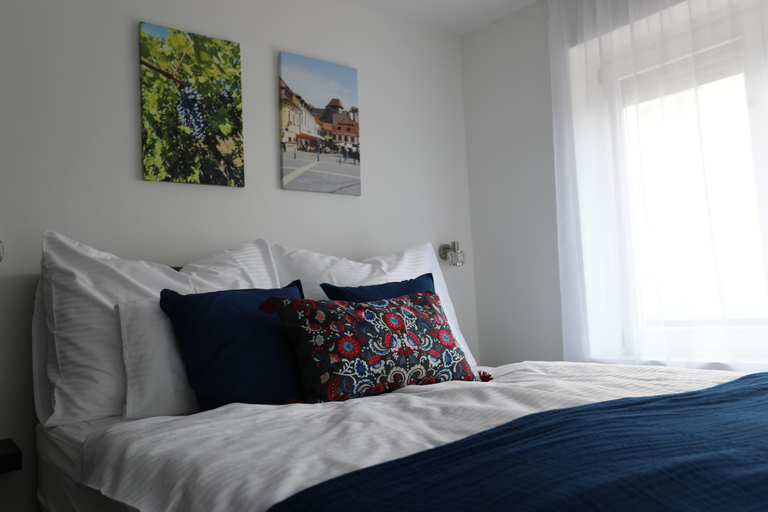 Others 4, Natali Apartmanhaz, Eger