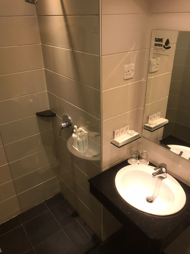 Bathroom 18