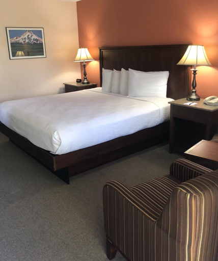 Bedroom 3, Village Inn, Lane