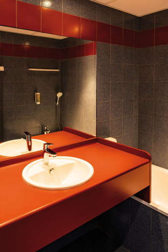 Bathroom 3, Club Vacances Bleues Les Jardins Atlantique, Vendée
