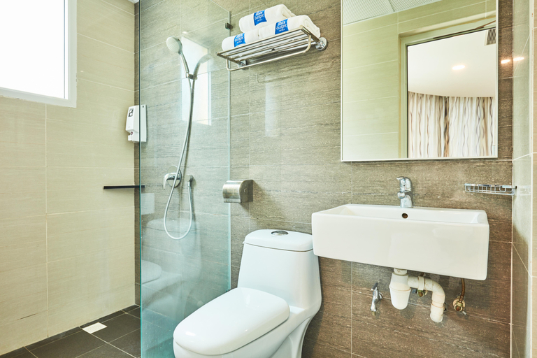 Bathroom 5, ibis budget Singapore Crystal, Singapura