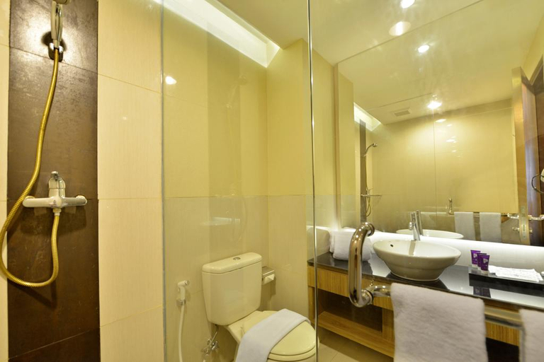 Bathroom 5, Grand Tjokro Jakarta, West Jakarta
