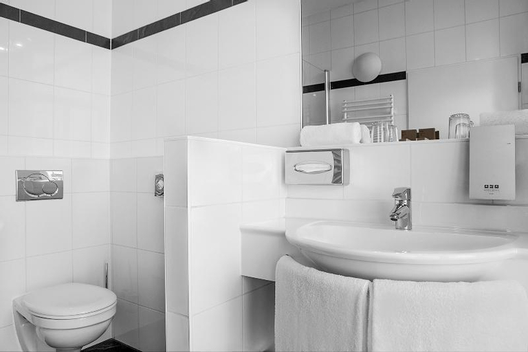 Bathroom 4