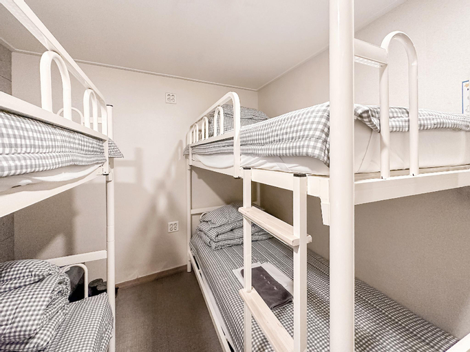 Bedroom 6