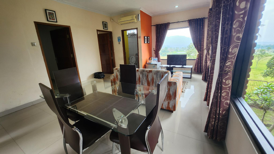 Dining Room 10