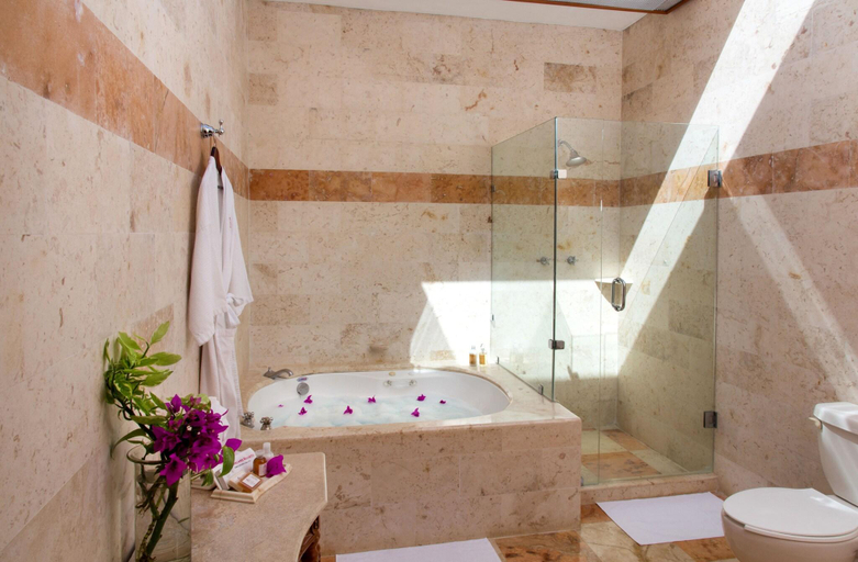 Bathroom 5, Hacienda Uxmal, Santa Elena