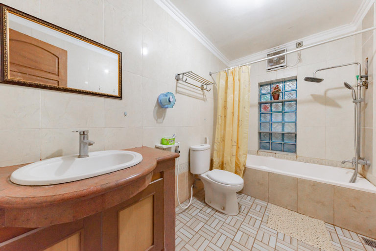 Bathroom 15