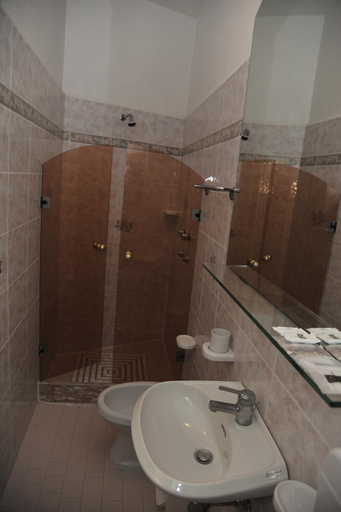 Bathroom 4, Hotel Baia Marina, Rimini