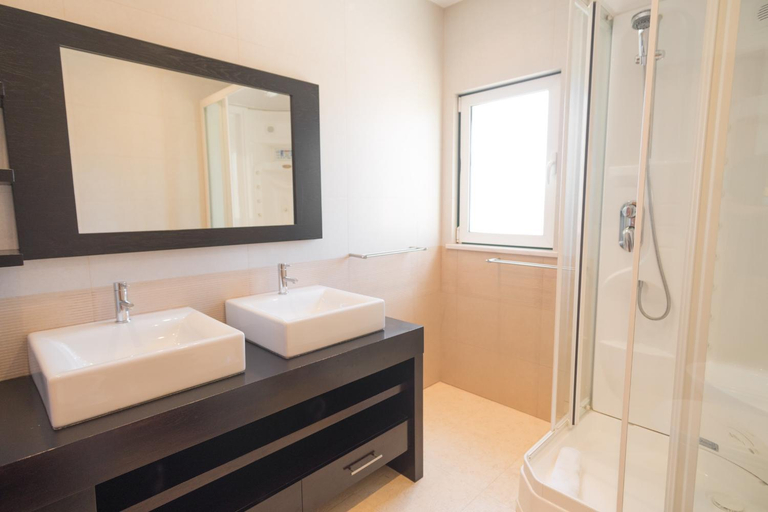 4, Villa Ria Rose, Alto da Ria 23 - jacuzzi and beach, Portimão