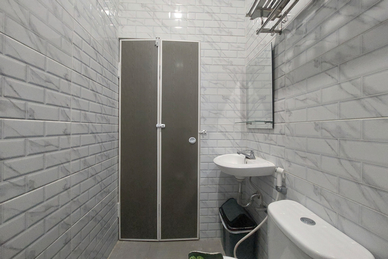 Bathroom 4