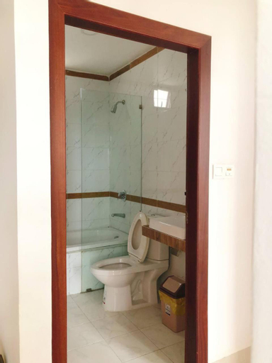 Bathroom 8