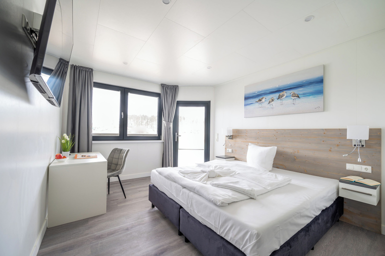 Bedroom 3, Marina Martinshafen, Vorpommern-Rügen