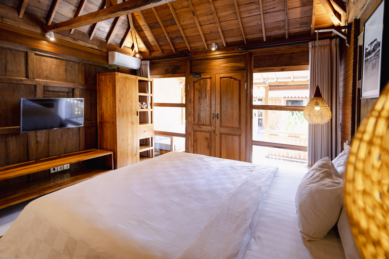 Bedroom 8