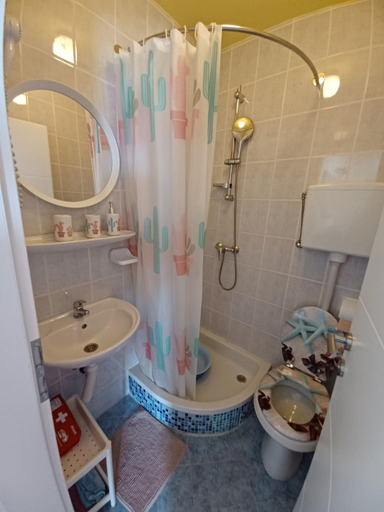 Bathroom 3, Apartments Franc, Povljane