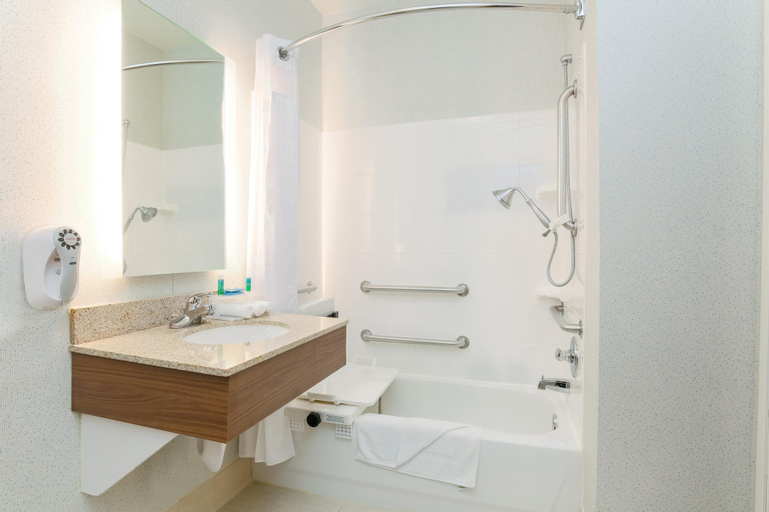 Bathroom 20