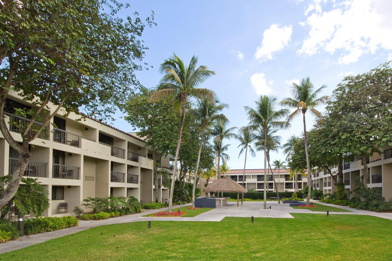 Exterior & Views 2, Shula S Hotel Golf Club, Miami-Dade