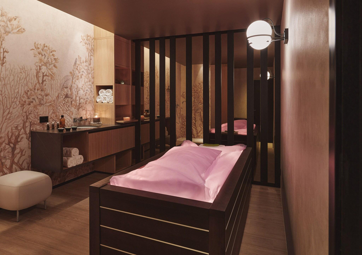 Bedroom 3, SchlossHotel Zermatt, Visp