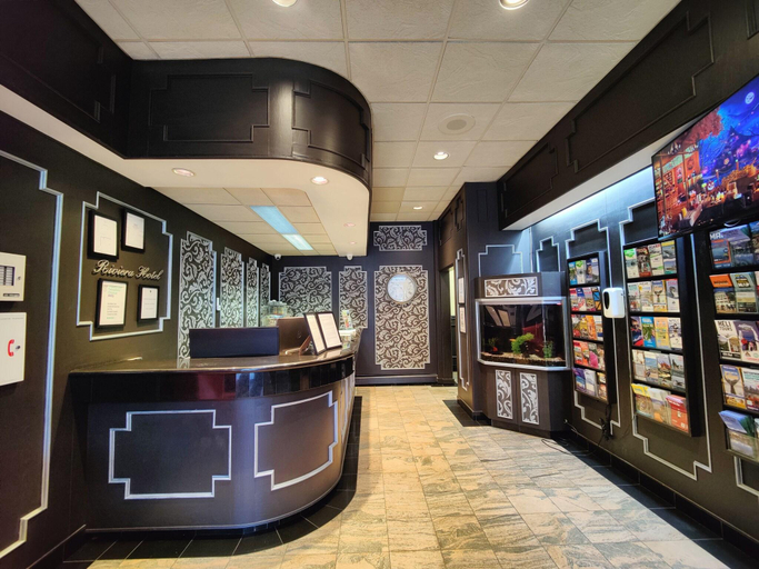 Food & Drinks 5, Divya Sutra Suites on Robson Downtown, Greater Vancouver