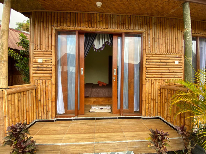 Exterior 2