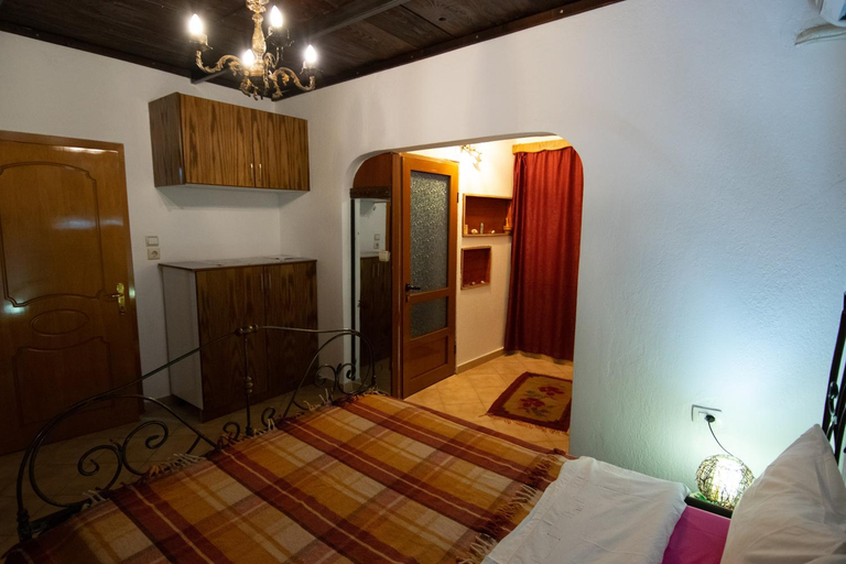 Others 4, Guesthouse Mele, Gjirokastrës