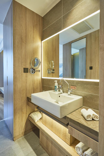 Bathroom 6