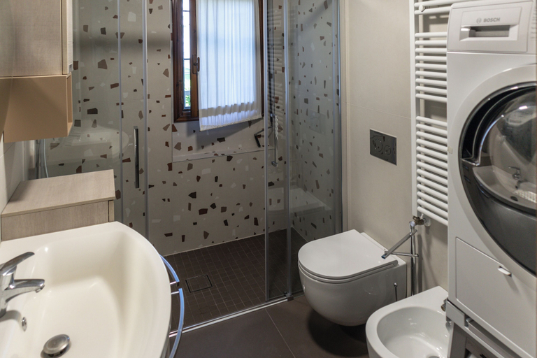 Bathroom 3, Don Milani, Milano