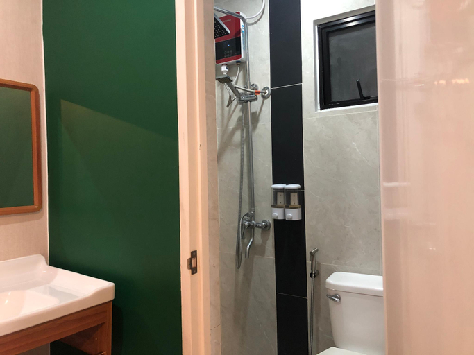 Bathroom 15