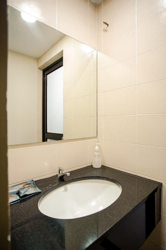 Bathroom 9