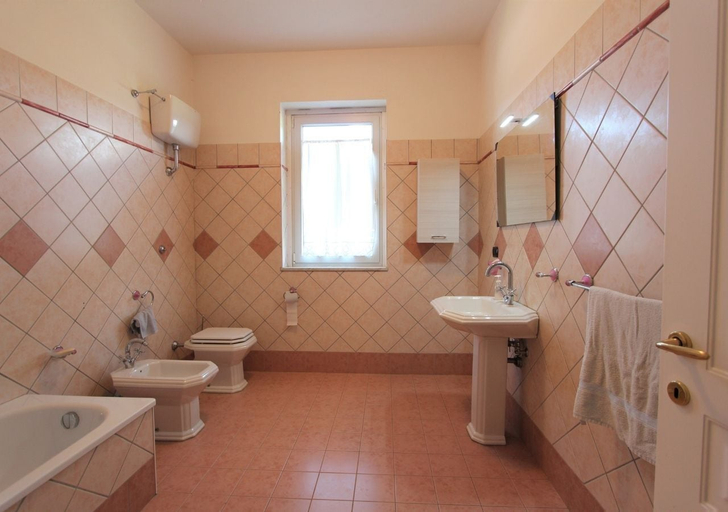 Bathroom 3, Villa Green, Avellino