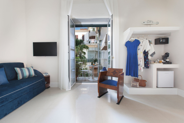 Others 5, Grace Suites, Napoli