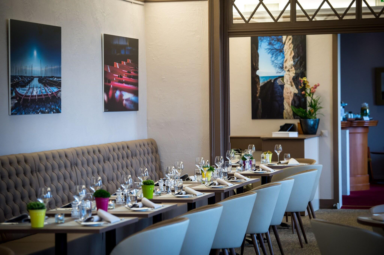 Food & Drinks 19