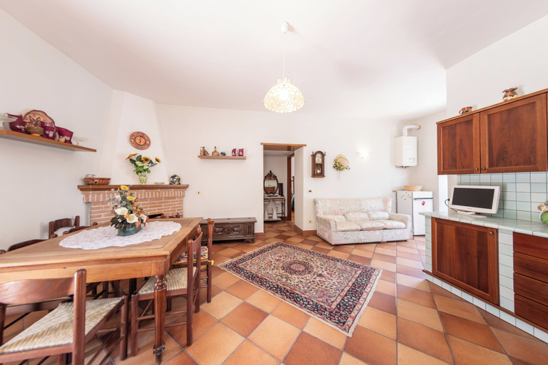Others 5, Casa Corte, Avellino