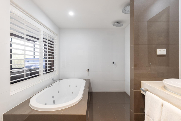 Bathroom 9