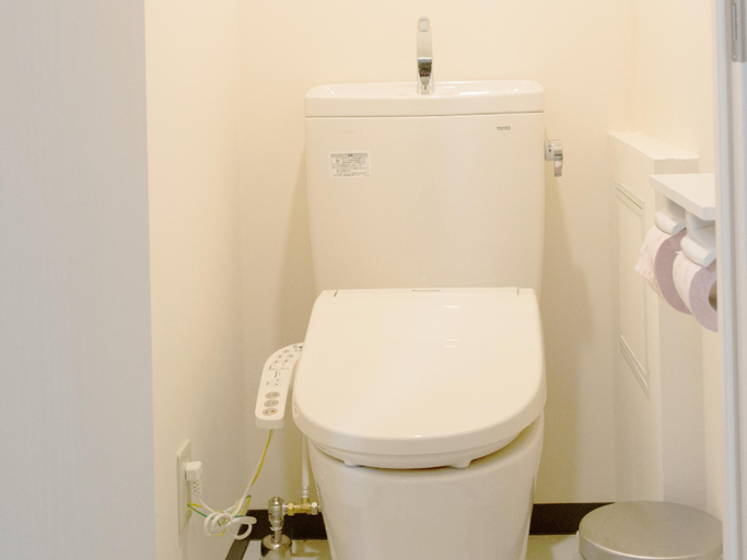 Bathroom 14
