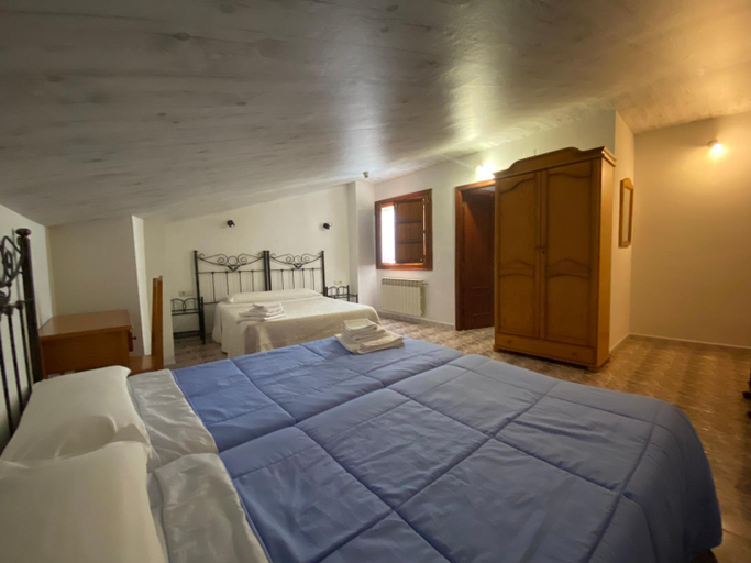 Others 3, Hostal La Alberca, Salamanca