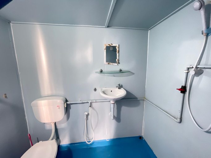 Bathroom 14