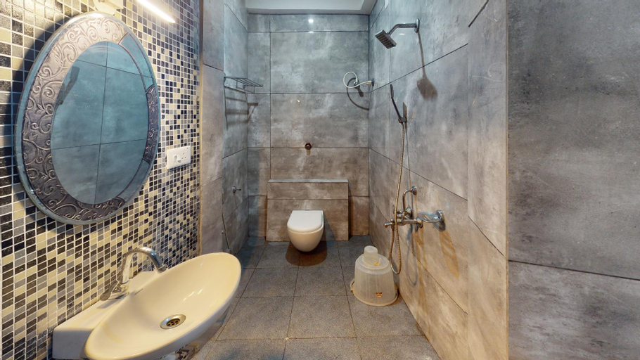 Bathroom 7