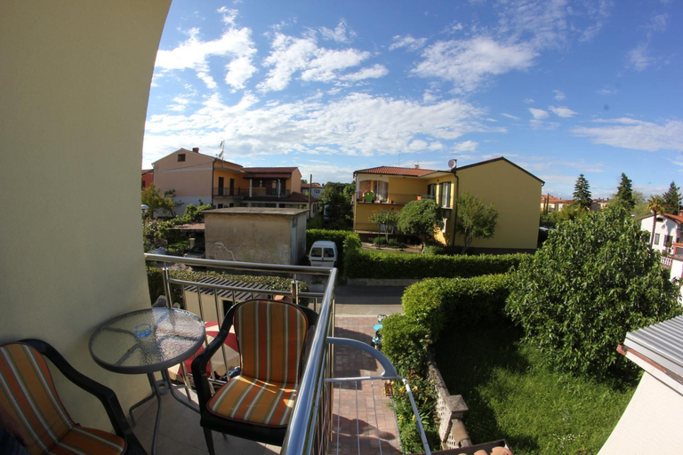Others 5, Apartments Neno, Umag