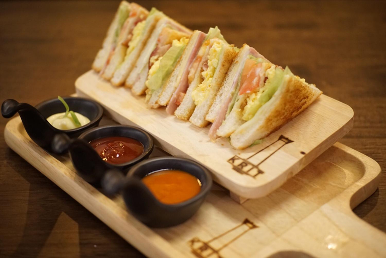 Food & Drinks 4, Krit Hostel, Phra Nakhon