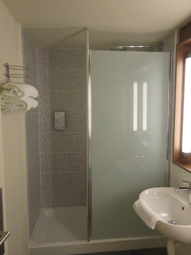 Bathroom 13