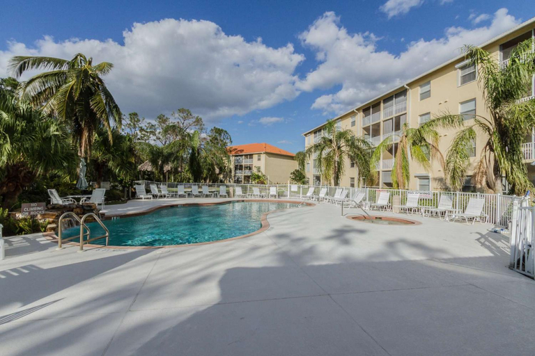 Sport & Beauty 4, Coral Falls- Celeste Dr./Lely, Collier