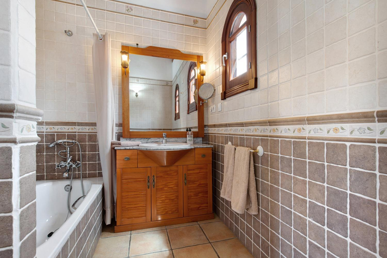 Bathroom 2, Villa Brisamar19, Las Palmas