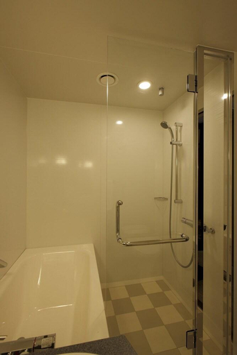 Bathroom 28